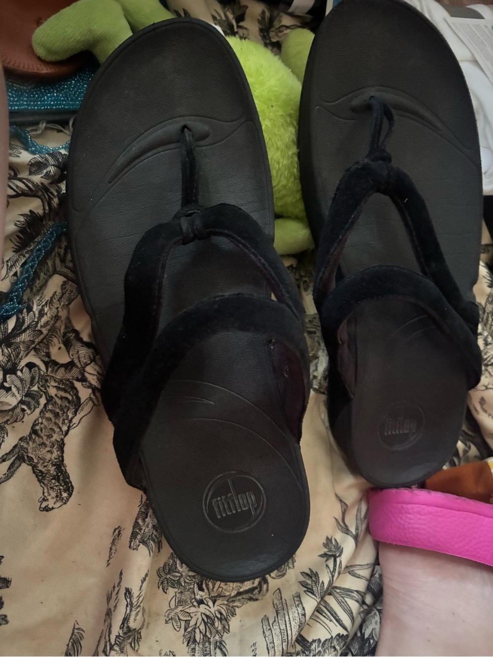 FitFlop Lulu toe-post sandals size 10